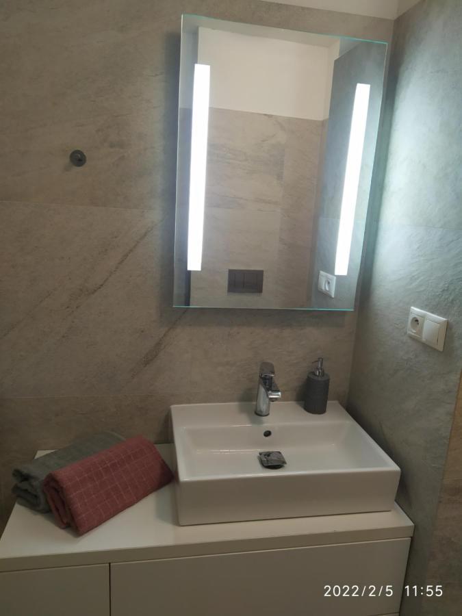 Apartman Krasny S Vyhladmi V Historickom Centre Pozsony